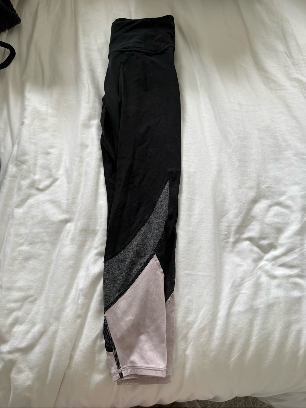 AthletaWomen’s High-Waist Colorblock Leggings - Black & Light pink & gray & mesh